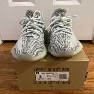 Yeezy Boost 350 V2